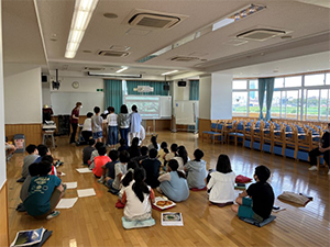 台湾の学校とのビデオチャット交流の写真